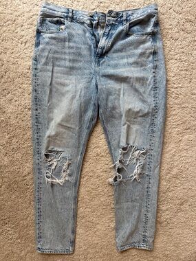 American Eagle Light Blue Distressed Women's Jeans